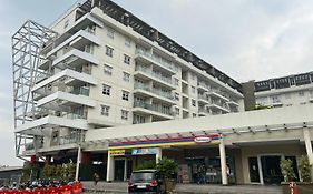 apartemen gateway pasteur by RF